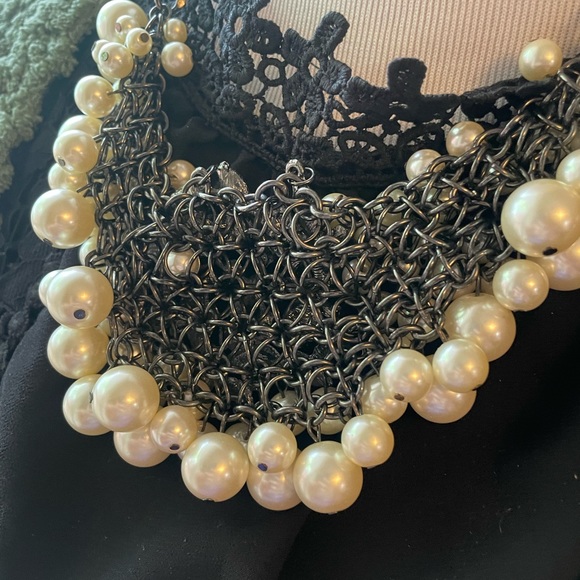 Fabulous Pearl Bauble Statement Necklace - Picture 2 of 4